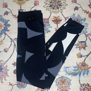 GAP Black and Gray Patterned Leggings